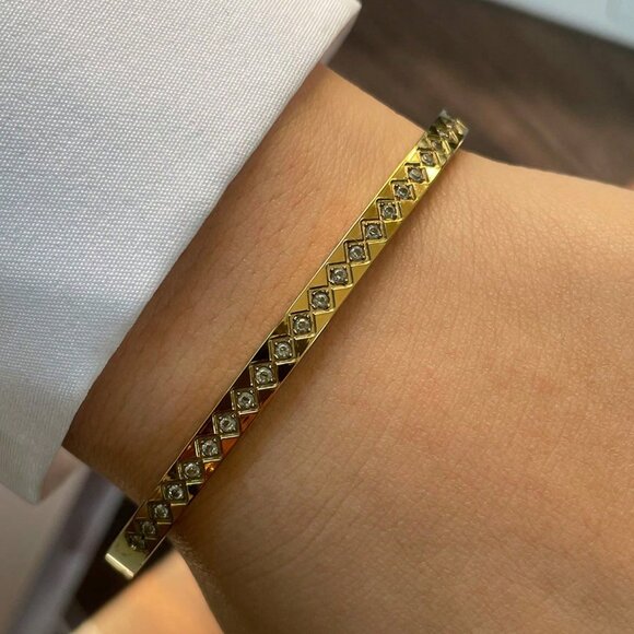 Gold Paperclip Chain Bracelet - Picture 2 of 6